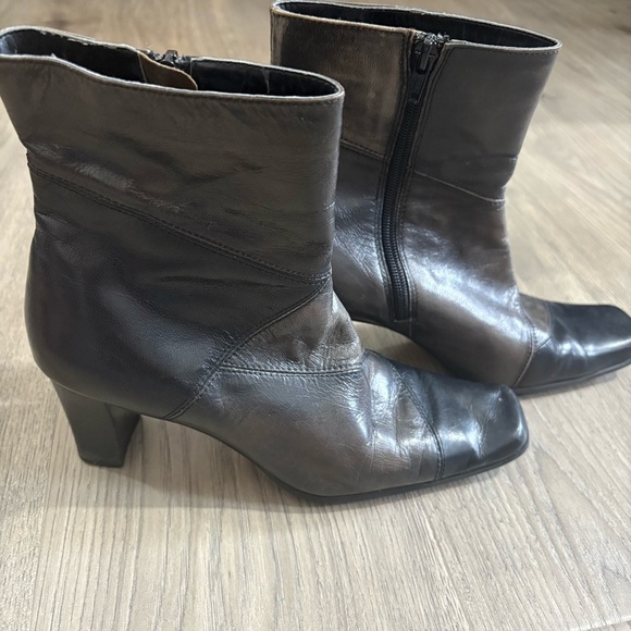 Liz Claiborne Flex Kildare Brown Black Patchwork Leather Ankle Boots Women Sz 8M - Picture 2 of 10